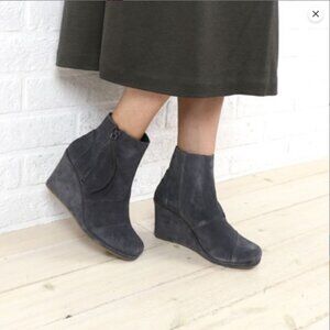 TOMS Desert Wedge Boots in Gray Suede